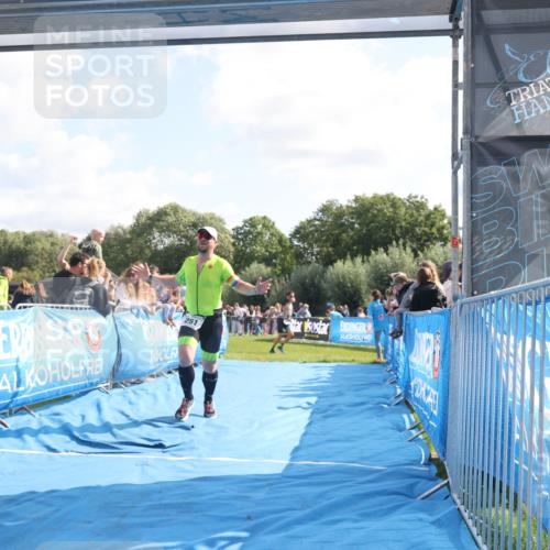 25.08.2024 - Elbe Triathlon Hamburg H.Heesch http://msf.ph/oto/6875025 25.08.2024 11:14:21 Ziel 251 meine-sportfotos.de