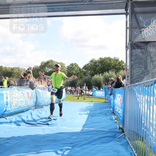 25.08.2024 - Elbe Triathlon Hamburg H.Heesch http://msf.ph/oto/6875028 25.08.2024 11:14:22 Ziel 251 meine-sportfotos.de