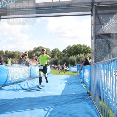 25.08.2024 - Elbe Triathlon Hamburg H.Heesch http://msf.ph/oto/6875031 25.08.2024 11:14:22 Ziel 251 meine-sportfotos.de