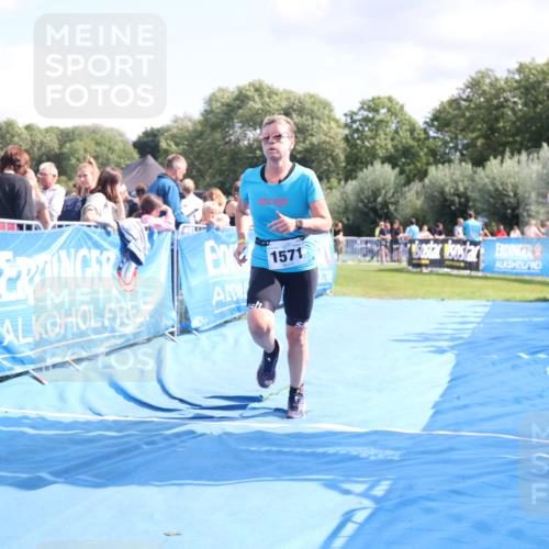 25.08.2024 - Elbe Triathlon Hamburg H.Heesch http://msf.ph/oto/6875037 25.08.2024 12:01:56 Ziel 508, 1510, 1571 meine-sportfotos.de