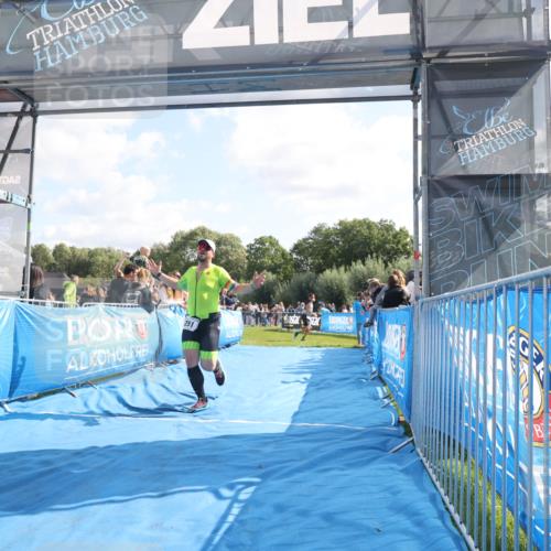 25.08.2024 - Elbe Triathlon Hamburg H.Heesch http://msf.ph/oto/6875038 25.08.2024 11:14:22 Ziel 251 meine-sportfotos.de