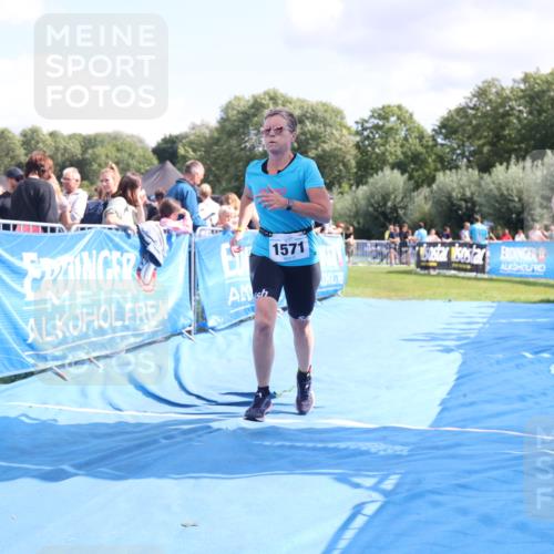 25.08.2024 - Elbe Triathlon Hamburg H.Heesch http://msf.ph/oto/6875040 25.08.2024 12:01:56 Ziel 508, 1510, 1571 meine-sportfotos.de