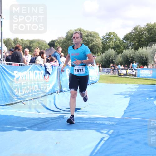 25.08.2024 - Elbe Triathlon Hamburg H.Heesch http://msf.ph/oto/6875047 25.08.2024 12:01:56 Ziel 508, 1510, 1571 meine-sportfotos.de