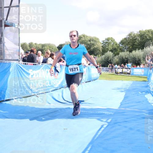 25.08.2024 - Elbe Triathlon Hamburg H.Heesch http://msf.ph/oto/6875057 25.08.2024 12:01:56 Ziel 508, 1510, 1571 meine-sportfotos.de