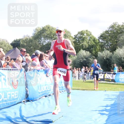 25.08.2024 - Elbe Triathlon Hamburg H.Heesch http://msf.ph/oto/6875061 25.08.2024 11:39:54 Ziel 496, 642, 1609 meine-sportfotos.de