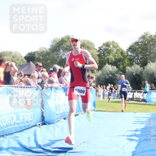 25.08.2024 - Elbe Triathlon Hamburg H.Heesch http://msf.ph/oto/6875063 25.08.2024 11:39:54 Ziel 496, 642, 1609 meine-sportfotos.de
