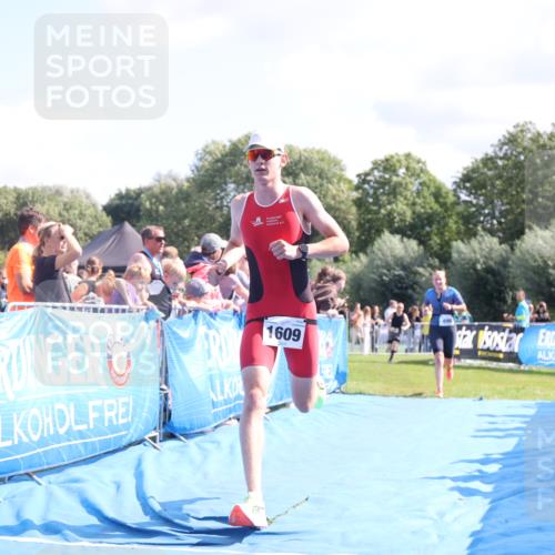 25.08.2024 - Elbe Triathlon Hamburg H.Heesch http://msf.ph/oto/6875066 25.08.2024 11:39:55 Ziel 496, 642, 1609 meine-sportfotos.de