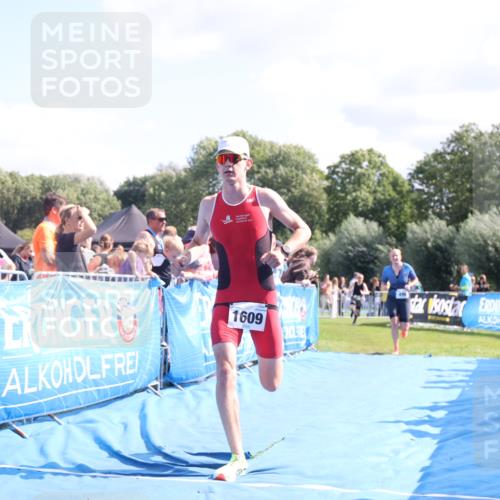 25.08.2024 - Elbe Triathlon Hamburg H.Heesch http://msf.ph/oto/6875068 25.08.2024 11:39:55 Ziel 496, 642, 1609 meine-sportfotos.de