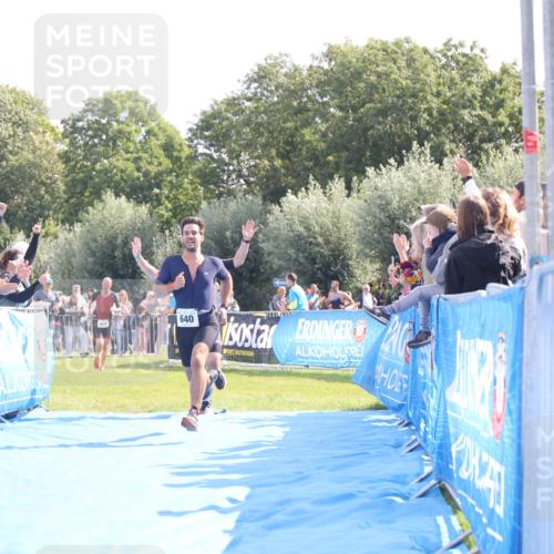 25.08.2024 - Elbe Triathlon Hamburg H.Heesch http://msf.ph/oto/6875074 25.08.2024 11:14:34 Ziel 234, 410, 640, 655 meine-sportfotos.de