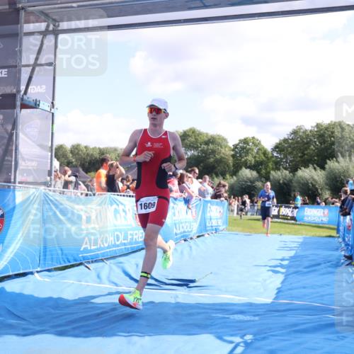 25.08.2024 - Elbe Triathlon Hamburg H.Heesch http://msf.ph/oto/6875082 25.08.2024 11:39:55 Ziel 496, 642, 1609 meine-sportfotos.de