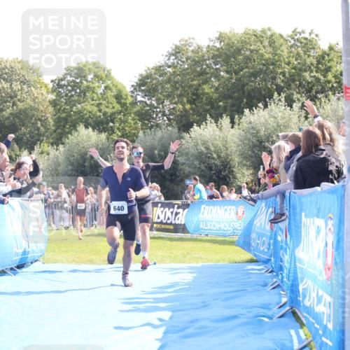 25.08.2024 - Elbe Triathlon Hamburg H.Heesch http://msf.ph/oto/6875086 25.08.2024 11:14:34 Ziel 234, 410, 640, 655 meine-sportfotos.de