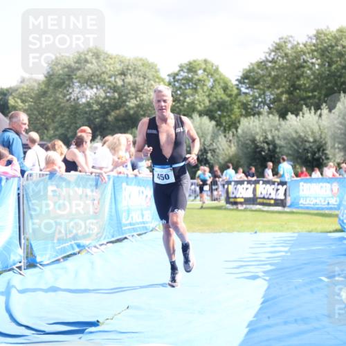 25.08.2024 - Elbe Triathlon Hamburg H.Heesch http://msf.ph/oto/6875087 25.08.2024 12:02:04 Ziel 450 meine-sportfotos.de