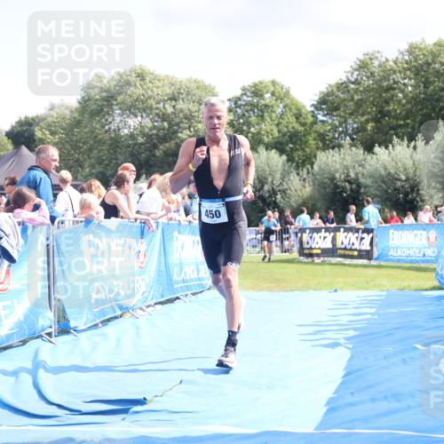 25.08.2024 - Elbe Triathlon Hamburg H.Heesch http://msf.ph/oto/6875093 25.08.2024 12:02:04 Ziel 450 meine-sportfotos.de
