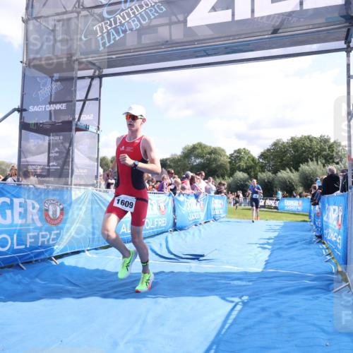 25.08.2024 - Elbe Triathlon Hamburg H.Heesch http://msf.ph/oto/6875094 25.08.2024 11:39:55 Ziel 496, 642, 1609 meine-sportfotos.de