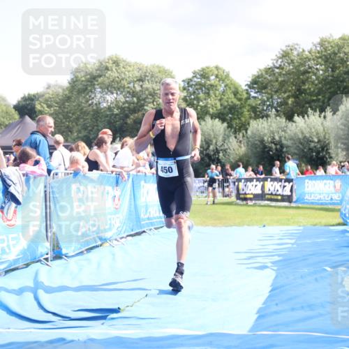 25.08.2024 - Elbe Triathlon Hamburg H.Heesch http://msf.ph/oto/6875096 25.08.2024 12:02:04 Ziel 450 meine-sportfotos.de