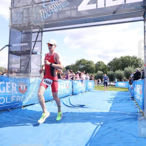 25.08.2024 - Elbe Triathlon Hamburg H.Heesch http://msf.ph/oto/6875097 25.08.2024 11:39:55 Ziel 496, 642, 1609 meine-sportfotos.de