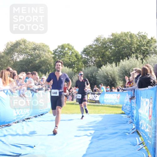 25.08.2024 - Elbe Triathlon Hamburg H.Heesch http://msf.ph/oto/6875098 25.08.2024 11:14:34 Ziel 234, 410, 640, 655 meine-sportfotos.de