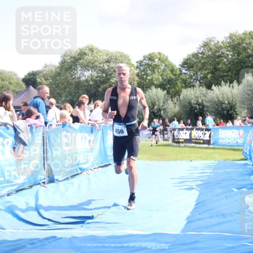 25.08.2024 - Elbe Triathlon Hamburg H.Heesch http://msf.ph/oto/6875101 25.08.2024 12:02:04 Ziel 450 meine-sportfotos.de