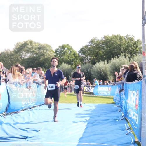 25.08.2024 - Elbe Triathlon Hamburg H.Heesch http://msf.ph/oto/6875106 25.08.2024 11:14:34 Ziel 234, 410, 640, 655 meine-sportfotos.de