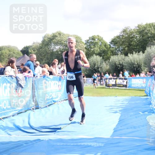 25.08.2024 - Elbe Triathlon Hamburg H.Heesch http://msf.ph/oto/6875109 25.08.2024 12:02:04 Ziel 450 meine-sportfotos.de