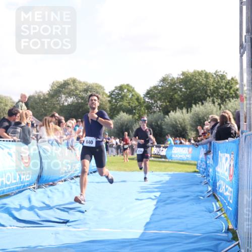 25.08.2024 - Elbe Triathlon Hamburg H.Heesch http://msf.ph/oto/6875115 25.08.2024 11:14:35 Ziel 234, 410, 640, 655 meine-sportfotos.de