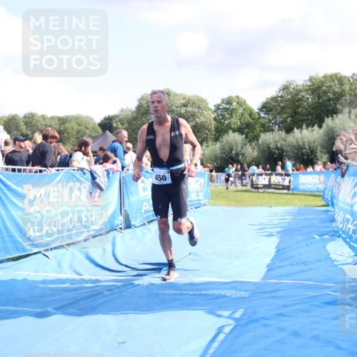 25.08.2024 - Elbe Triathlon Hamburg H.Heesch http://msf.ph/oto/6875123 25.08.2024 12:02:04 Ziel 450 meine-sportfotos.de