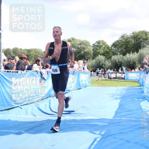 25.08.2024 - Elbe Triathlon Hamburg H.Heesch http://msf.ph/oto/6875137 25.08.2024 12:02:05 Ziel 450, 1597 meine-sportfotos.de