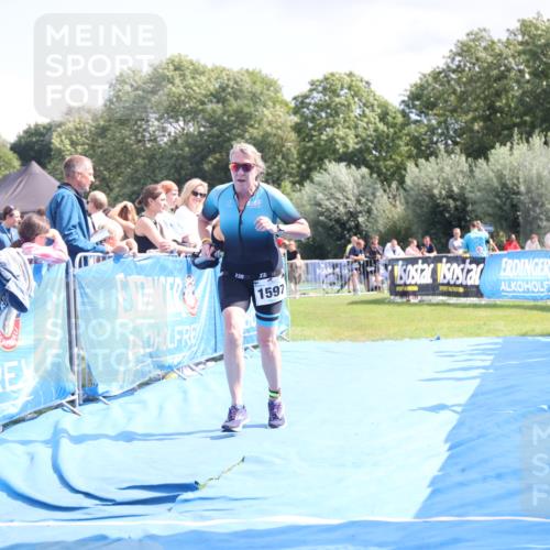 25.08.2024 - Elbe Triathlon Hamburg H.Heesch http://msf.ph/oto/6875147 25.08.2024 12:02:11 Ziel 450, 1597 meine-sportfotos.de