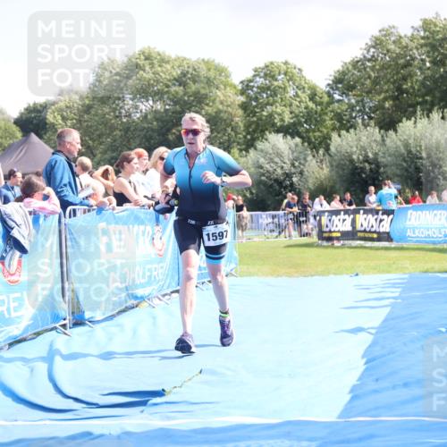 25.08.2024 - Elbe Triathlon Hamburg H.Heesch http://msf.ph/oto/6875150 25.08.2024 12:02:11 Ziel 450, 1597 meine-sportfotos.de