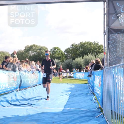 25.08.2024 - Elbe Triathlon Hamburg H.Heesch http://msf.ph/oto/6875151 25.08.2024 11:14:36 Ziel 234, 262, 410, 640, 655 meine-sportfotos.de