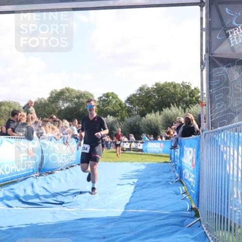25.08.2024 - Elbe Triathlon Hamburg H.Heesch http://msf.ph/oto/6875154 25.08.2024 11:14:36 Ziel 234, 262, 410, 640, 655 meine-sportfotos.de