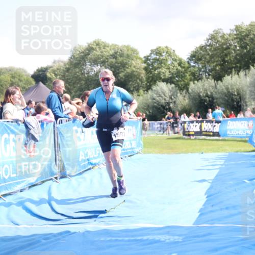25.08.2024 - Elbe Triathlon Hamburg H.Heesch http://msf.ph/oto/6875165 25.08.2024 12:02:12 Ziel 450, 1597 meine-sportfotos.de