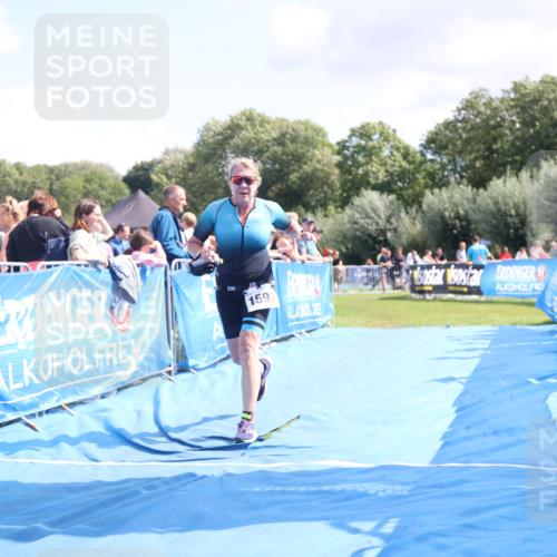 25.08.2024 - Elbe Triathlon Hamburg H.Heesch http://msf.ph/oto/6875175 25.08.2024 12:02:12 Ziel 450, 1597 meine-sportfotos.de