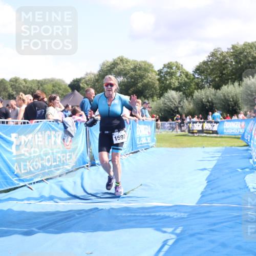 25.08.2024 - Elbe Triathlon Hamburg H.Heesch http://msf.ph/oto/6875181 25.08.2024 12:02:12 Ziel 450, 1597 meine-sportfotos.de