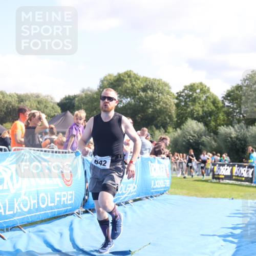 25.08.2024 - Elbe Triathlon Hamburg H.Heesch http://msf.ph/oto/6875185 25.08.2024 11:40:00 Ziel 496, 642, 1609 meine-sportfotos.de