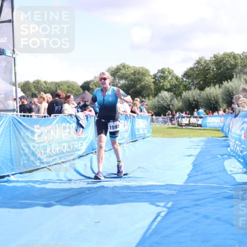 25.08.2024 - Elbe Triathlon Hamburg H.Heesch http://msf.ph/oto/6875187 25.08.2024 12:02:12 Ziel 450, 1597 meine-sportfotos.de