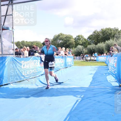25.08.2024 - Elbe Triathlon Hamburg H.Heesch http://msf.ph/oto/6875198 25.08.2024 12:02:12 Ziel 450, 1597 meine-sportfotos.de