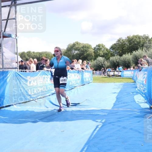 25.08.2024 - Elbe Triathlon Hamburg H.Heesch http://msf.ph/oto/6875201 25.08.2024 12:02:12 Ziel 450, 1597 meine-sportfotos.de