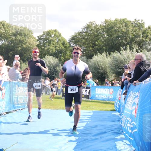25.08.2024 - Elbe Triathlon Hamburg H.Heesch http://msf.ph/oto/6875214 25.08.2024 11:40:07 Ziel 353, 642, 703 meine-sportfotos.de