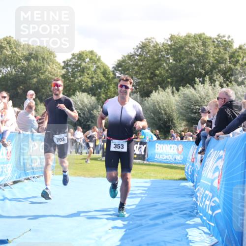 25.08.2024 - Elbe Triathlon Hamburg H.Heesch http://msf.ph/oto/6875217 25.08.2024 11:40:07 Ziel 353, 642, 703 meine-sportfotos.de