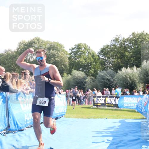 25.08.2024 - Elbe Triathlon Hamburg H.Heesch http://msf.ph/oto/6875233 25.08.2024 11:14:44 Ziel 262, 410, 580, 655, 669 meine-sportfotos.de