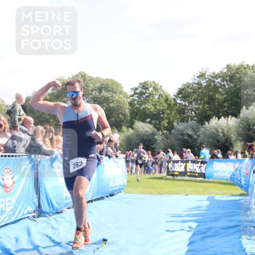25.08.2024 - Elbe Triathlon Hamburg H.Heesch http://msf.ph/oto/6875242 25.08.2024 11:14:44 Ziel 262, 410, 580, 655, 669 meine-sportfotos.de