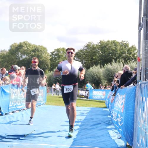 25.08.2024 - Elbe Triathlon Hamburg H.Heesch http://msf.ph/oto/6875243 25.08.2024 11:40:08 Ziel 353, 642, 703 meine-sportfotos.de