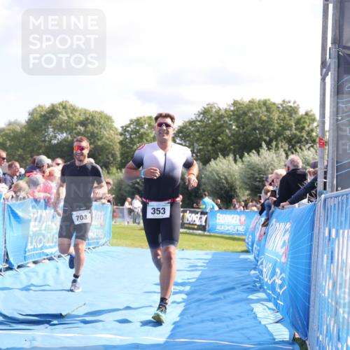 25.08.2024 - Elbe Triathlon Hamburg H.Heesch http://msf.ph/oto/6875245 25.08.2024 11:40:08 Ziel 353, 642, 703 meine-sportfotos.de