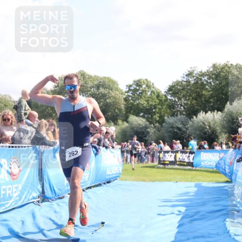 25.08.2024 - Elbe Triathlon Hamburg H.Heesch http://msf.ph/oto/6875246 25.08.2024 11:14:44 Ziel 262, 410, 580, 655, 669 meine-sportfotos.de