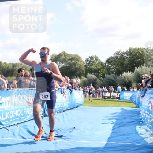 25.08.2024 - Elbe Triathlon Hamburg H.Heesch http://msf.ph/oto/6875260 25.08.2024 11:14:44 Ziel 262, 410, 580, 655, 669 meine-sportfotos.de