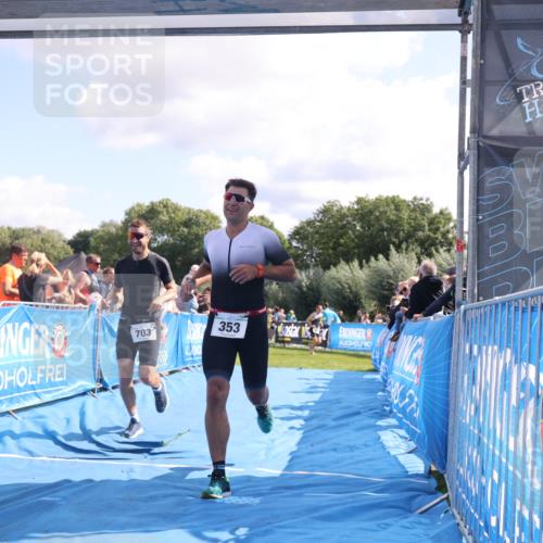 25.08.2024 - Elbe Triathlon Hamburg H.Heesch http://msf.ph/oto/6875261 25.08.2024 11:40:08 Ziel 353, 642, 703 meine-sportfotos.de