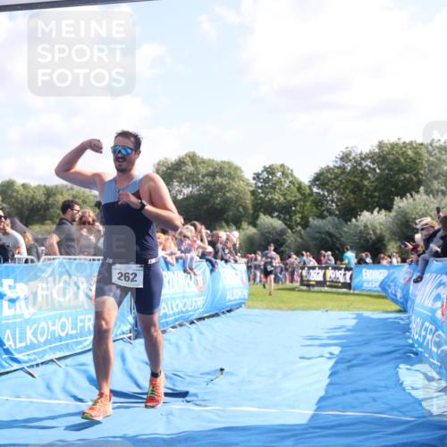 25.08.2024 - Elbe Triathlon Hamburg H.Heesch http://msf.ph/oto/6875264 25.08.2024 11:14:44 Ziel 262, 410, 580, 655, 669 meine-sportfotos.de