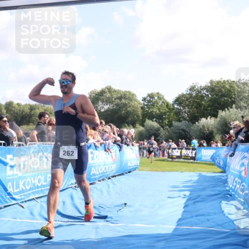 25.08.2024 - Elbe Triathlon Hamburg H.Heesch http://msf.ph/oto/6875267 25.08.2024 11:14:44 Ziel 262, 410, 580, 655, 669 meine-sportfotos.de