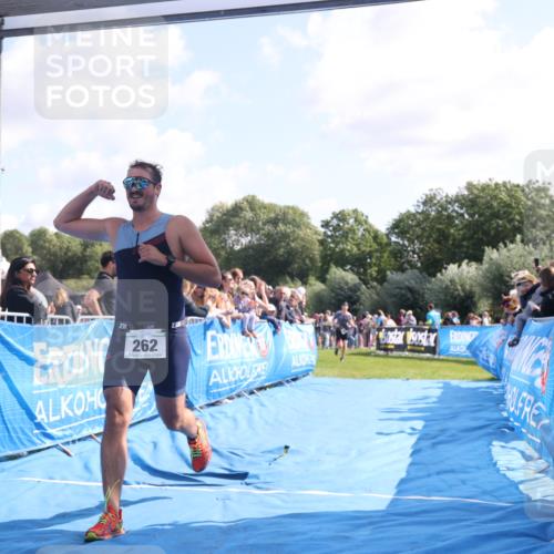 25.08.2024 - Elbe Triathlon Hamburg H.Heesch http://msf.ph/oto/6875270 25.08.2024 11:14:44 Ziel 262, 410, 580, 655, 669 meine-sportfotos.de